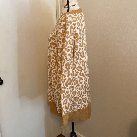 Torrid Leopard Design Pullover Sweater Animal Print Contemporary Feminine - Picture 2 of 9